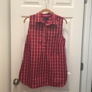 Land’s End women’s sleeveless tunic top.